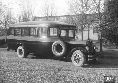 Buss p Reo chassi levererad till VBJ r 1929