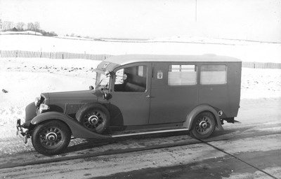 Ambulans, byggd p Volvo PV-657 chassi